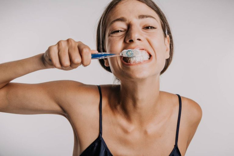 How Long Should You Brush Your Teeth缩略图