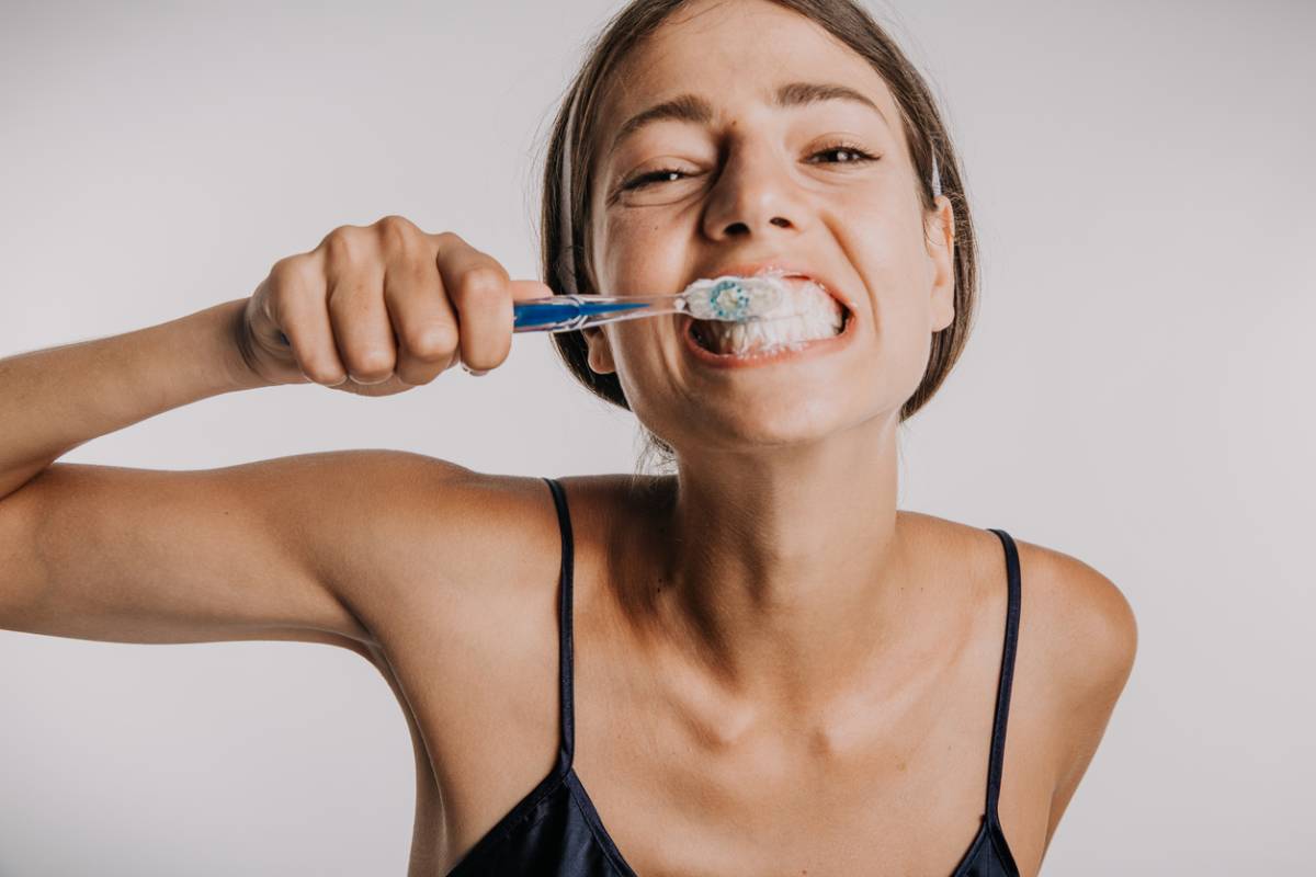 Can You Brush Your Teeth with Baking Soda