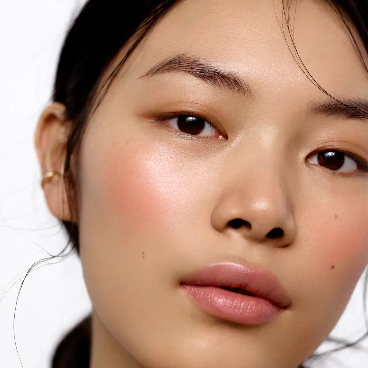 How to Apply Cream Blush