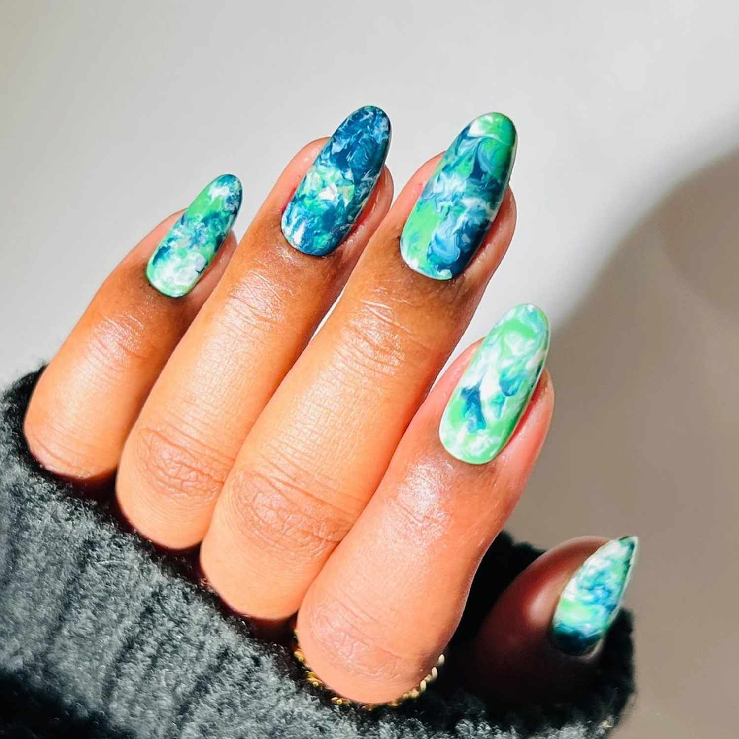 how to do marble nails