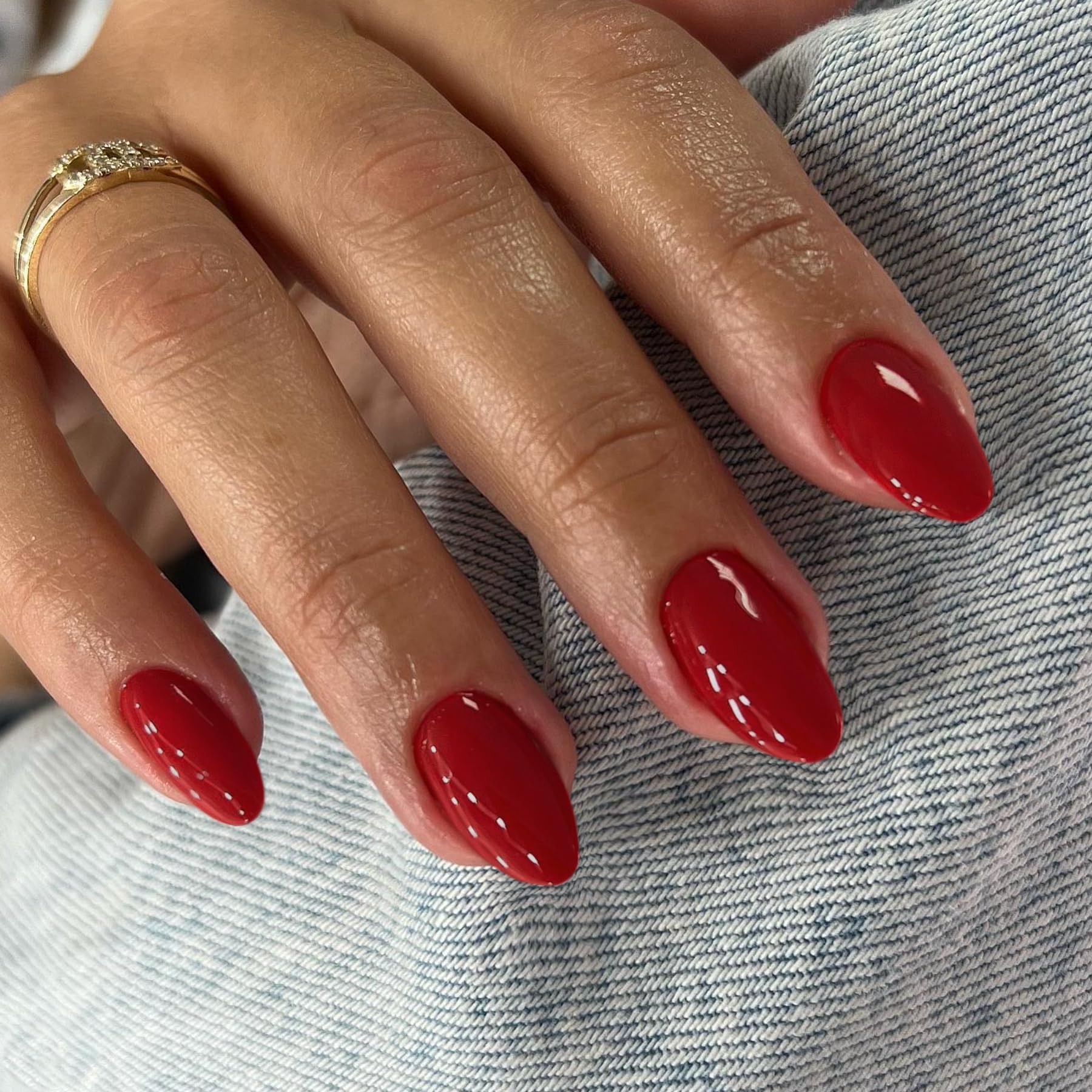 red nails