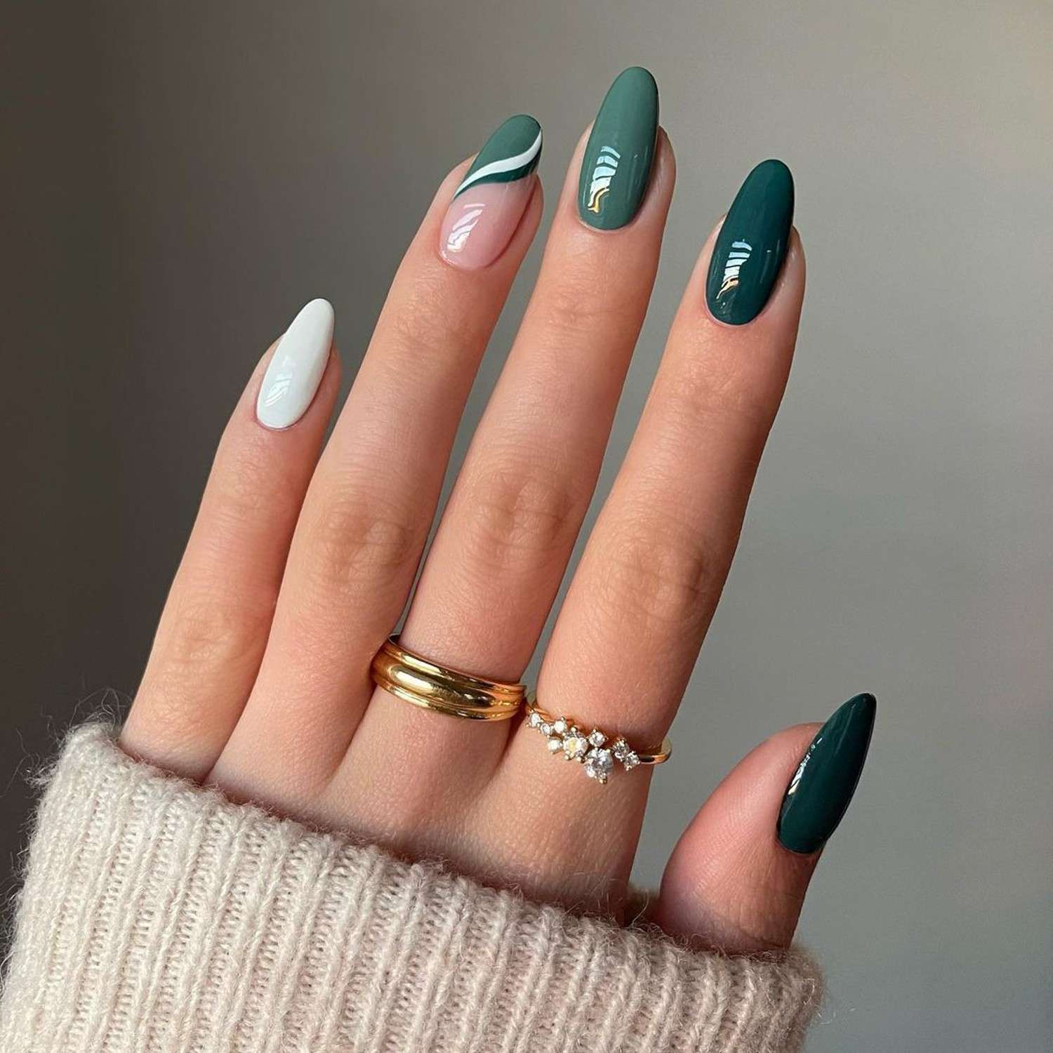 green nails