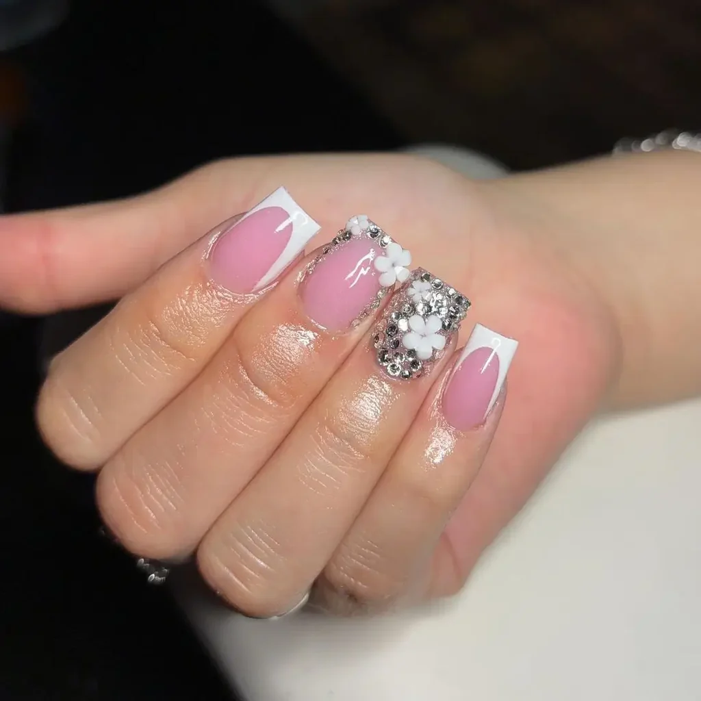 short acrylic nails