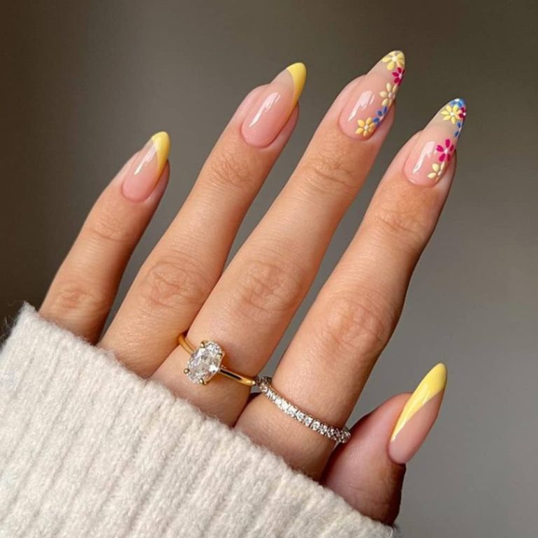 daisy nails